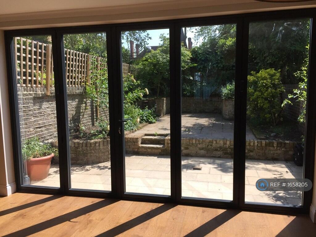 2 bedroom maisonette for rent