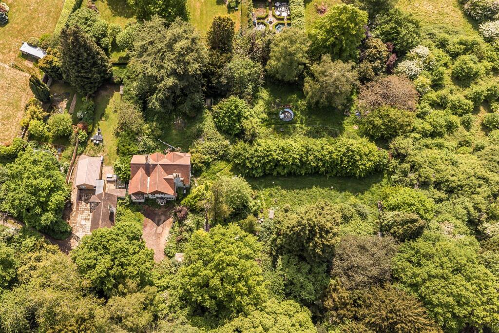 Lower Kingswood, Tadworth photo 3