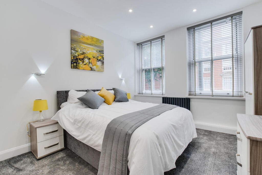 Apartment in Cardiff, Crockherbtown, Castle - More