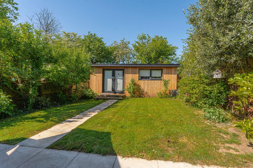 Somerset Grove, Magor, NP26 photo 4