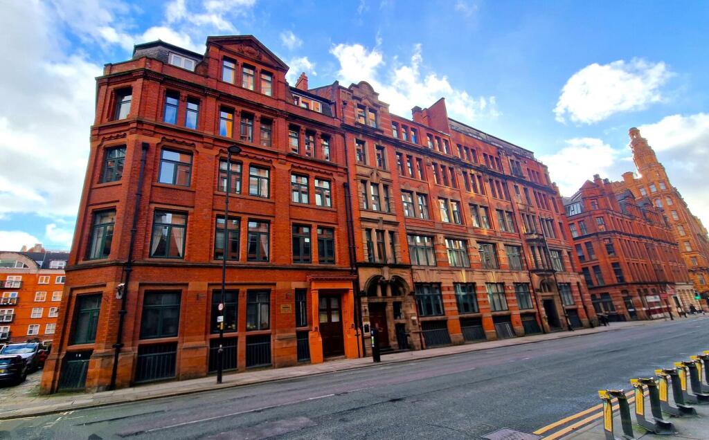 Main image of property: 15 55/57 Whitworth Street, Manchester