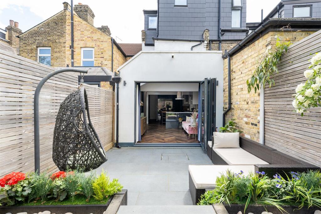 Barclay Road, London - View 6
