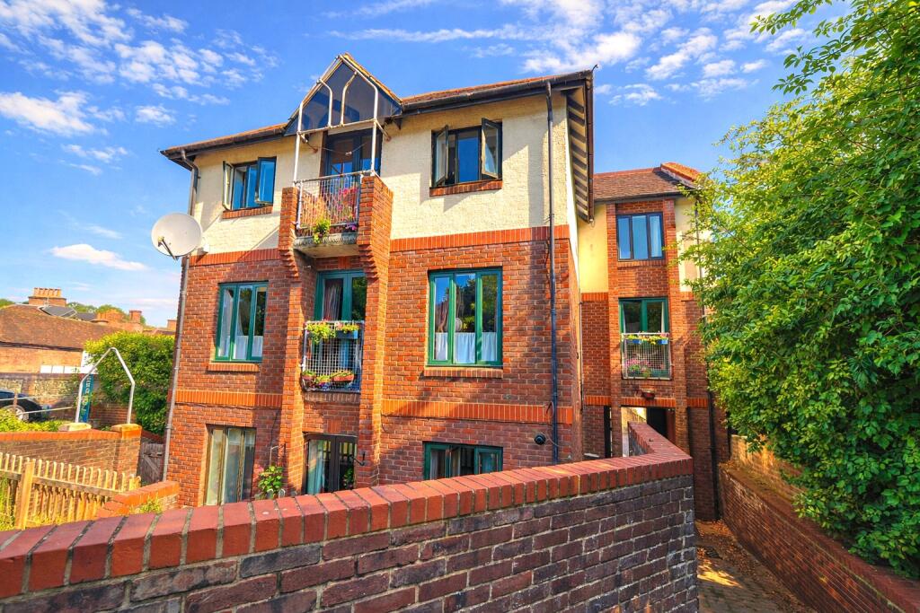 Main image of property: High Street, Godalming, GU7