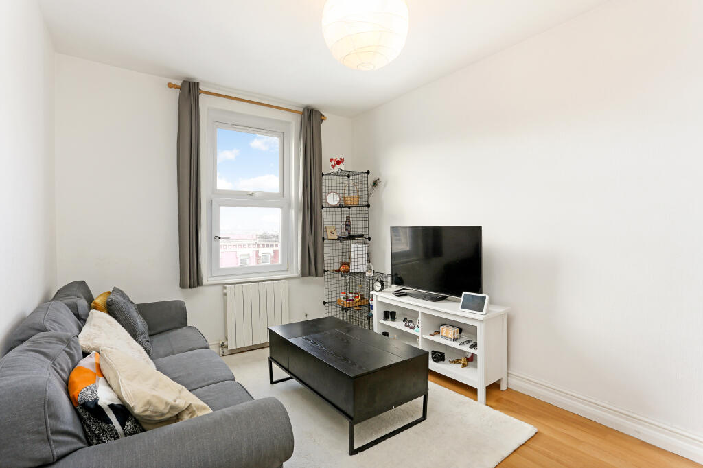 Main image of property: Lavender Hill, Clapham Junction, SW11