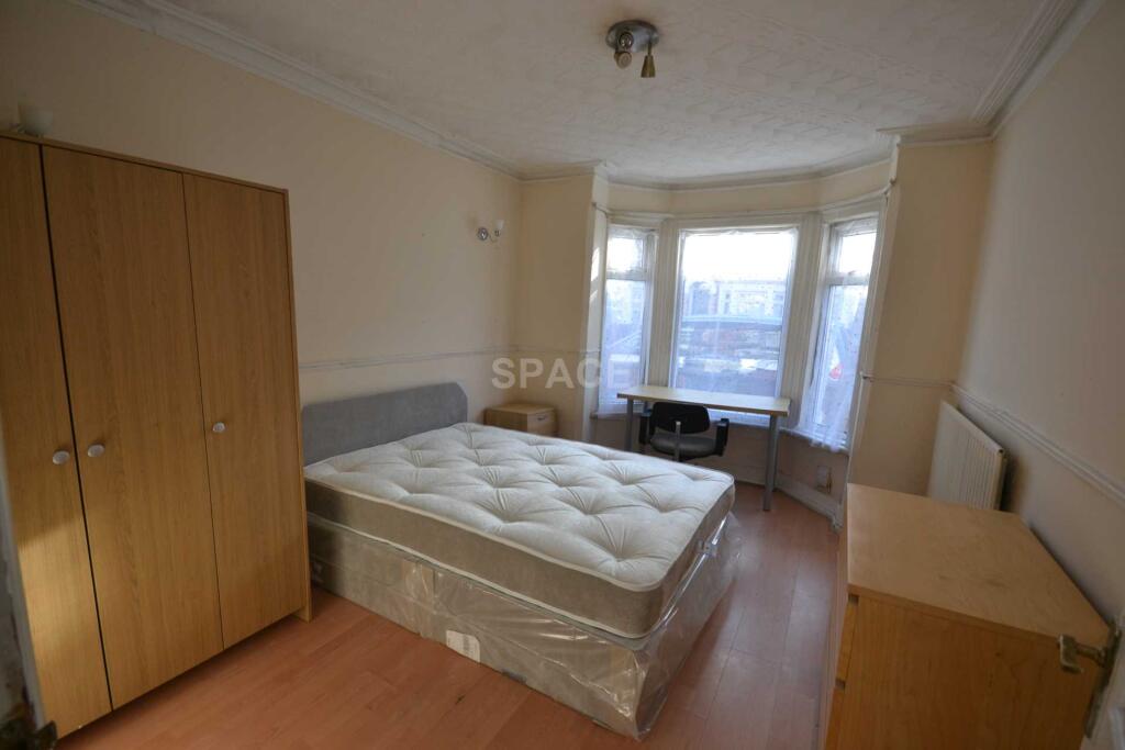 Main image of property: Grange Avenue, Reading, Berkshire, RG6 1DL