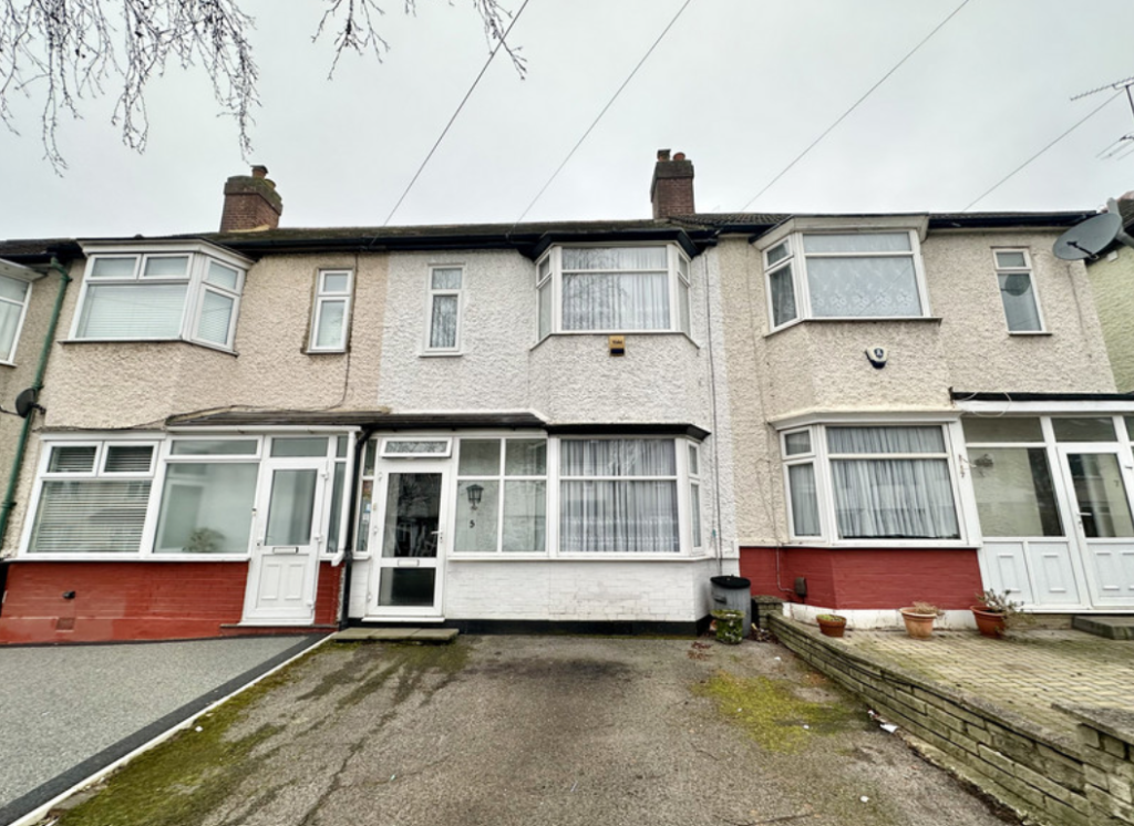 Main image of property: Warren Road,Barkingside, IG6