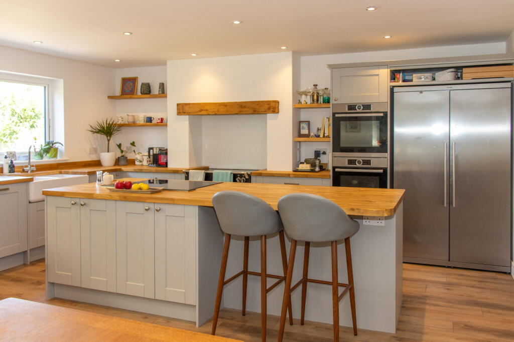 Larkfield, Goscombe Lane, Gundleton, Alresford photo 2