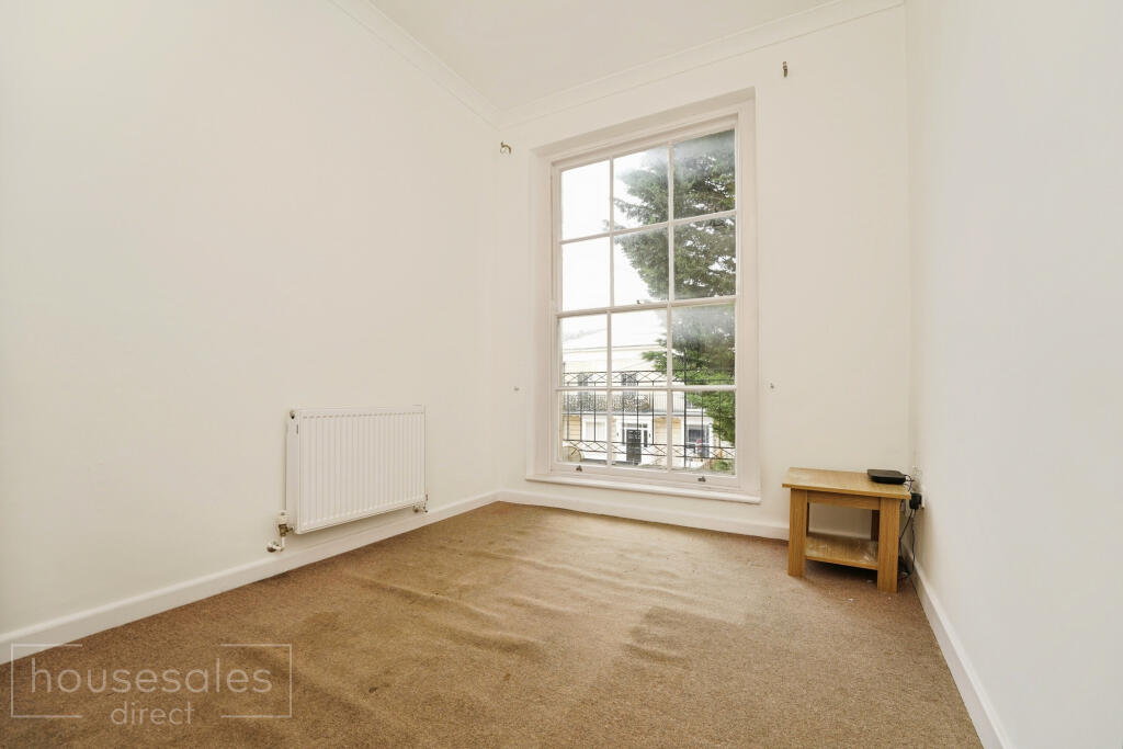 Apartment in Gloucester - View 5