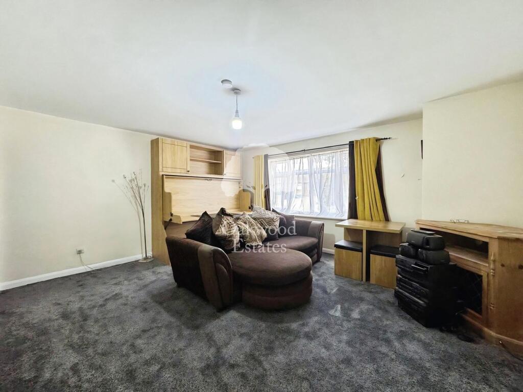 Apartment in Slough - View 4