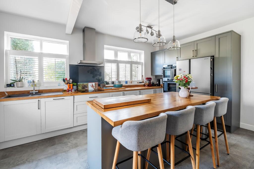 House in Guildford, Surrey - View 5