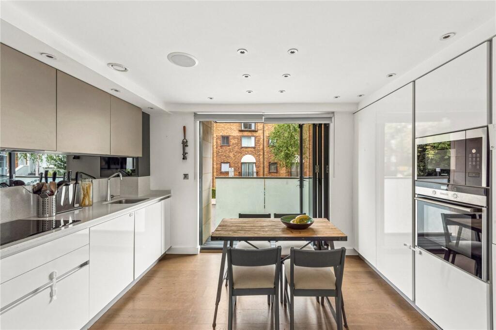 Apartment in London - View 5