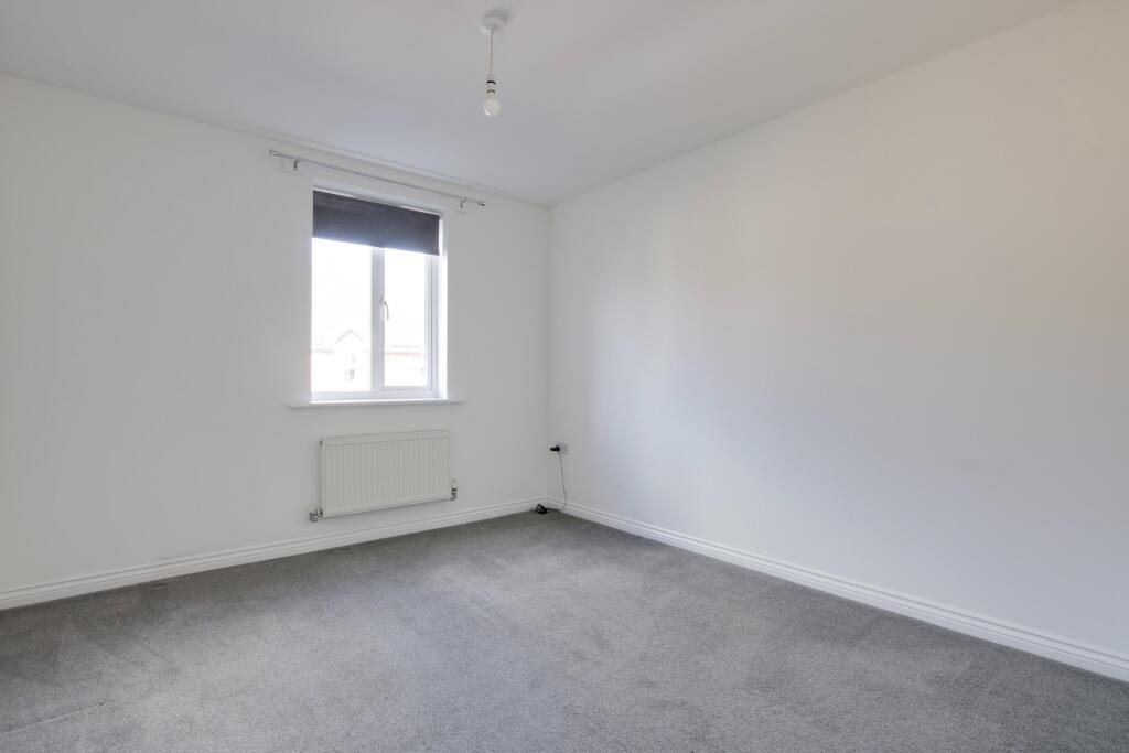 Apartment in Fareham, Hill Park - View 5