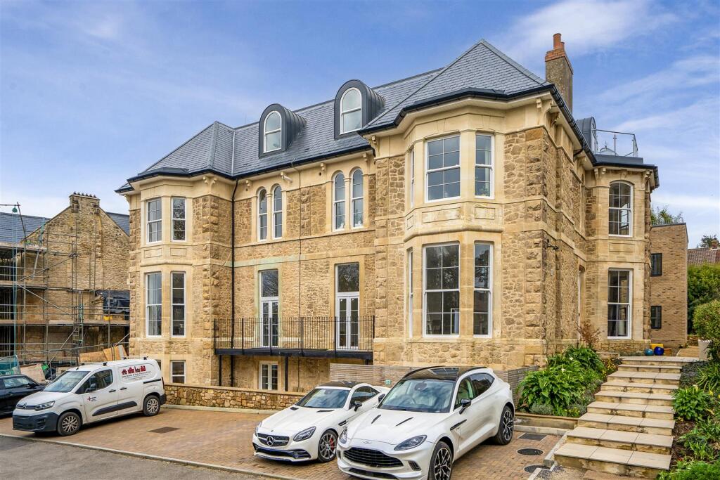 Main image of property: Contemporary apartment in Upper Clevedon