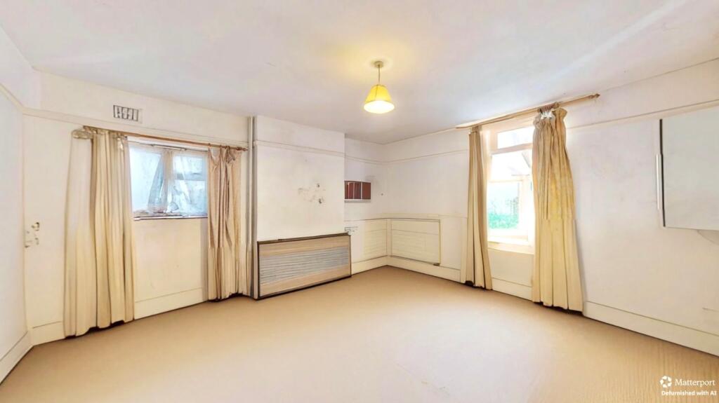 House in Croydon, Addiscombe - More