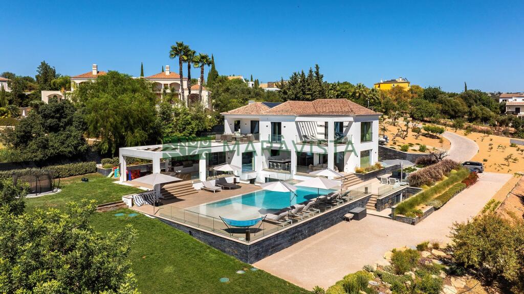 Main image of property: Algarve, Almancil