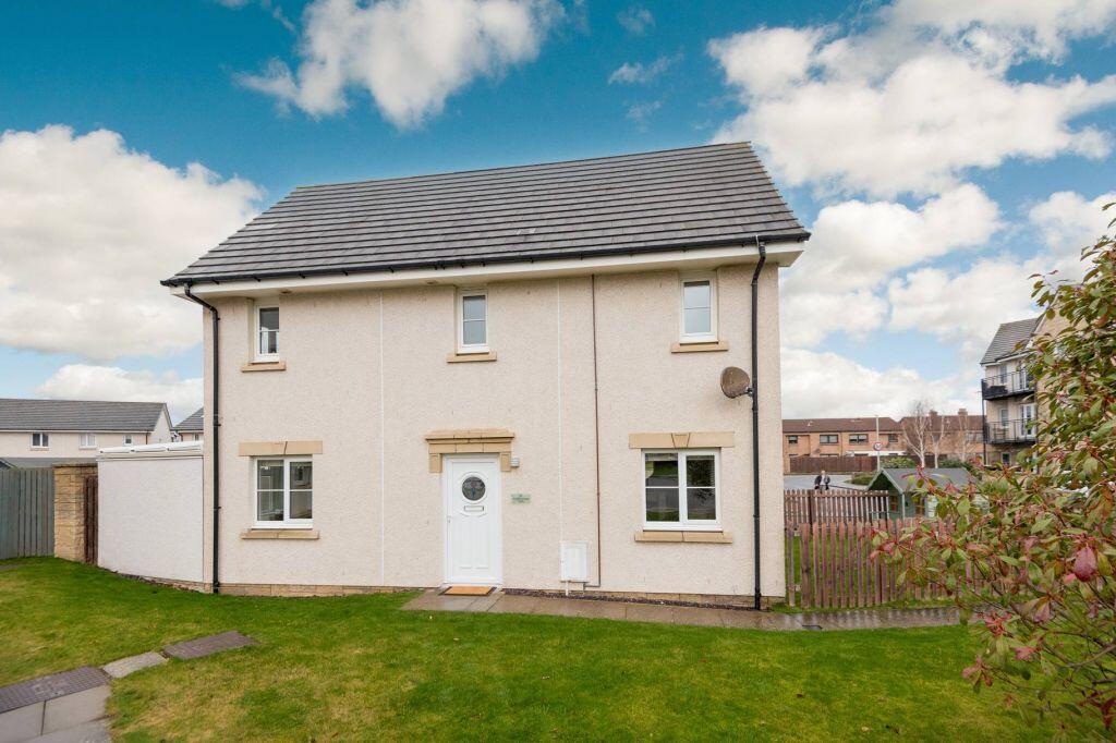 Main image of property: 17 Dolphingstone View, Prestonpans, EH32 9QU