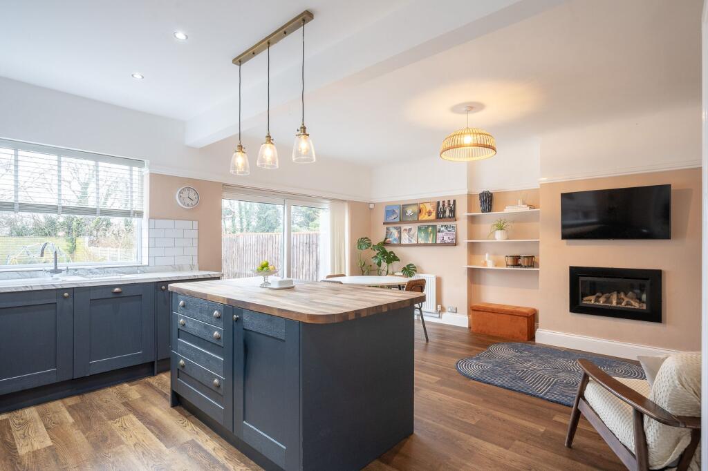 Main image of property: Woodend Avenue, Maghull, L31