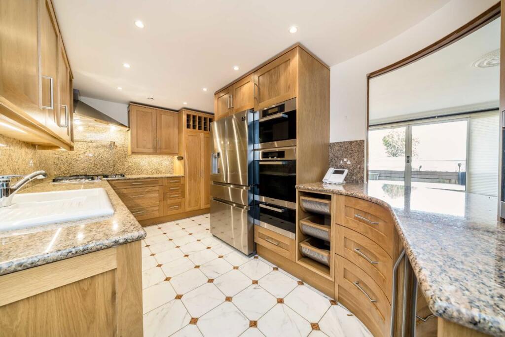 Apartment in London - View 4