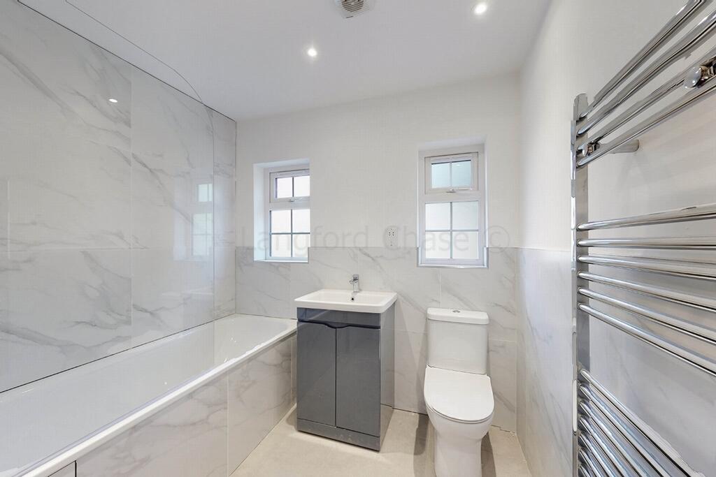 Apartment in London - View 3
