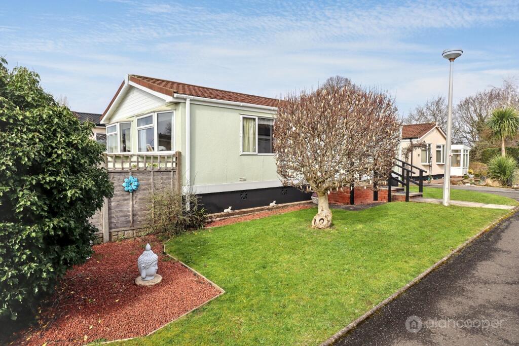 House in Nuneaton and Bedworth, Warwickshire - View 2