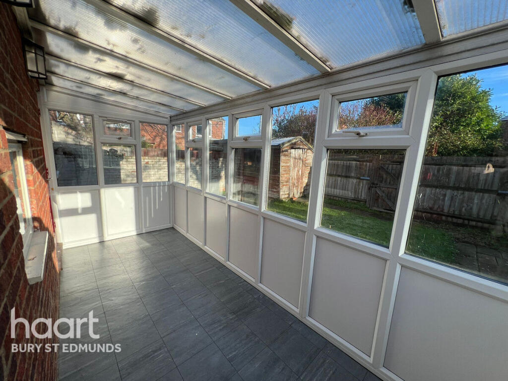 Main image of property: Pinza Close, Newmarket