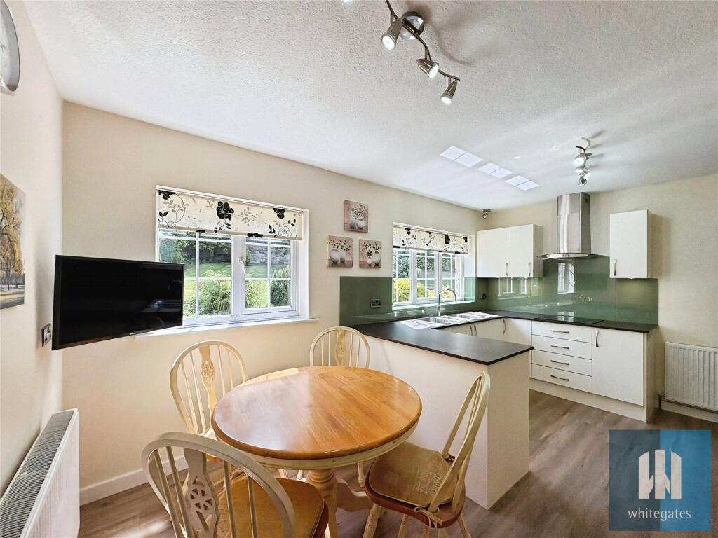House in Kirklees, Mirfield - View 3