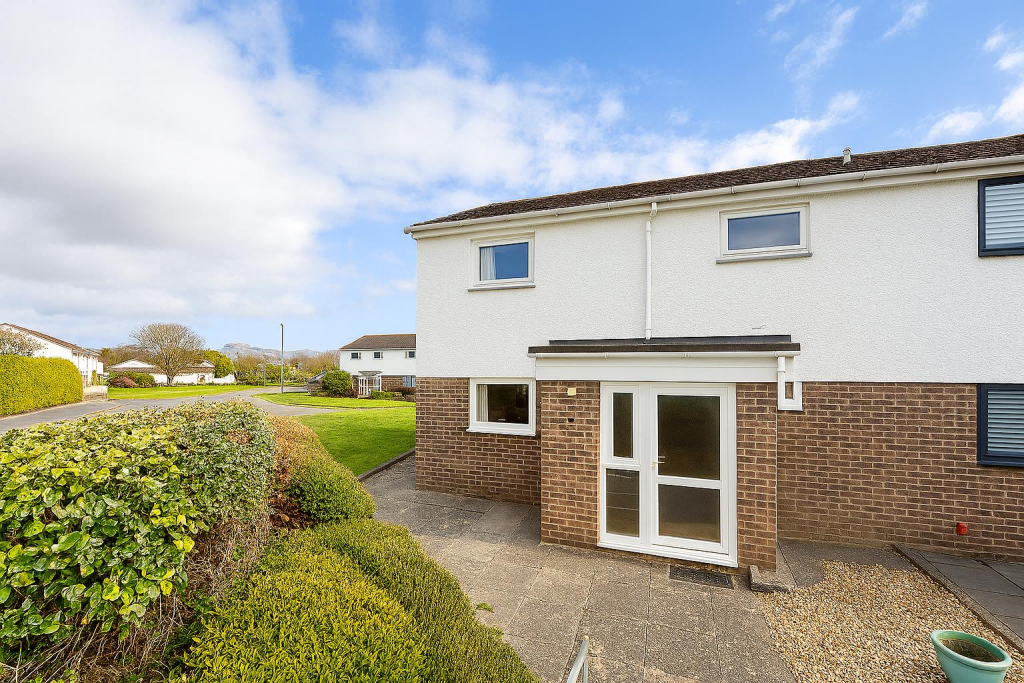 Main image of property: Gwaen Ganol, Criccieth