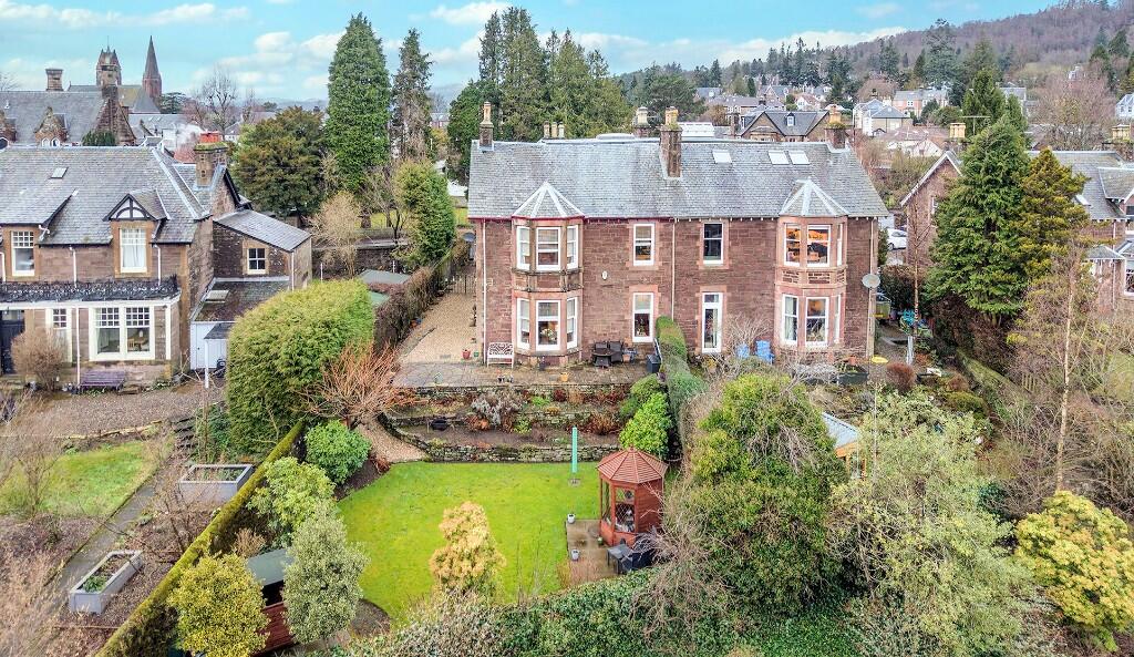 5-bed semi-detached on Foinaven, Perth Road, Crieff, PH7 3EQ, £475,000