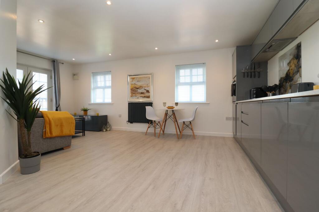 Apartment in Warrington, Lane Ends, Great Sankey - View 3