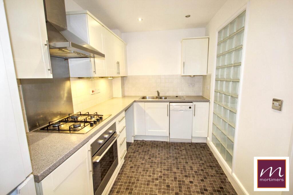Apartment in Hemel Hempstead - View 4