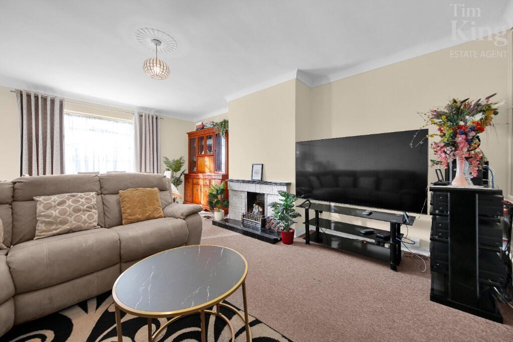 Mount Echo Avenue, Chingford, E4 photo 2