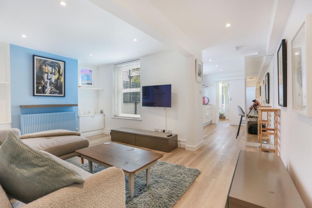 Apartment in Brighton & Hove, Hove - View 2
