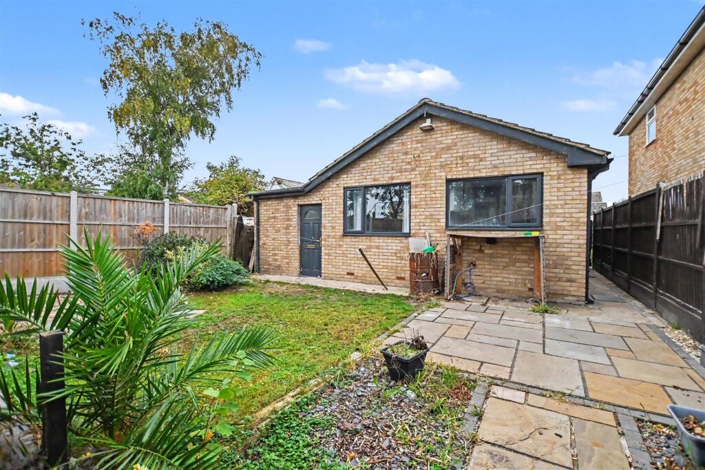House in Castle Point, Canvey Island - More