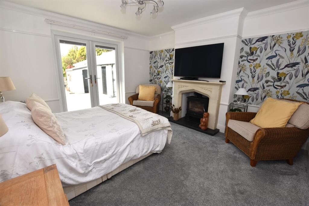 House in Hull - More