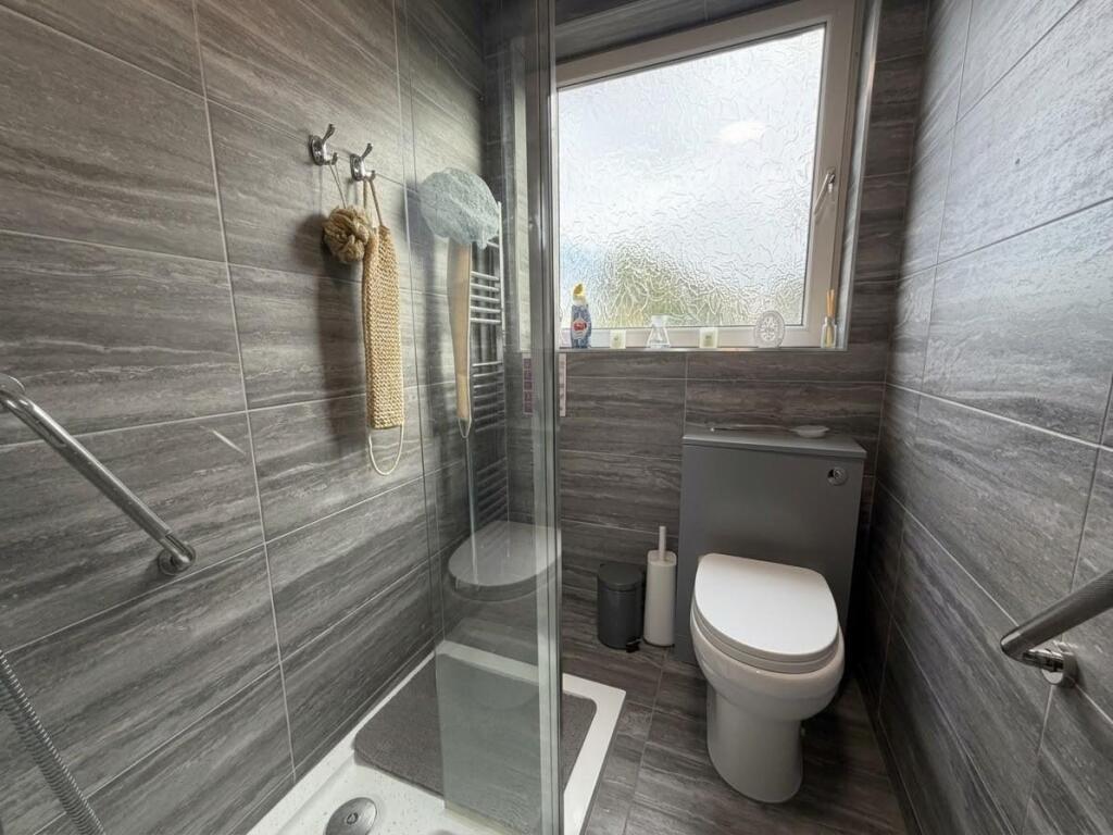 House in Hull - View 5