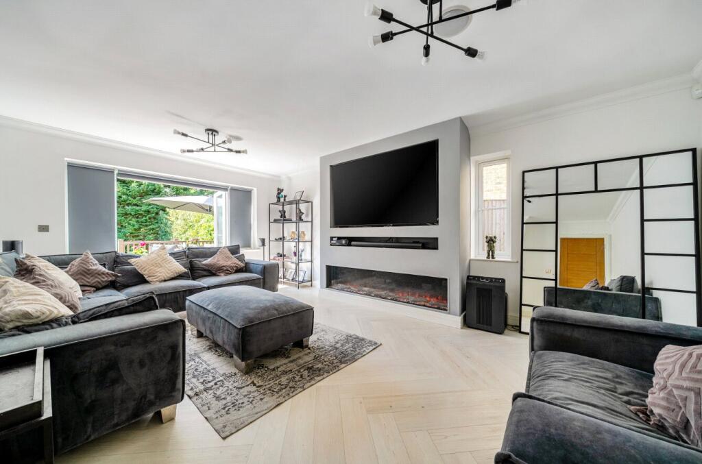 House in Surrey Heath, Surrey - More