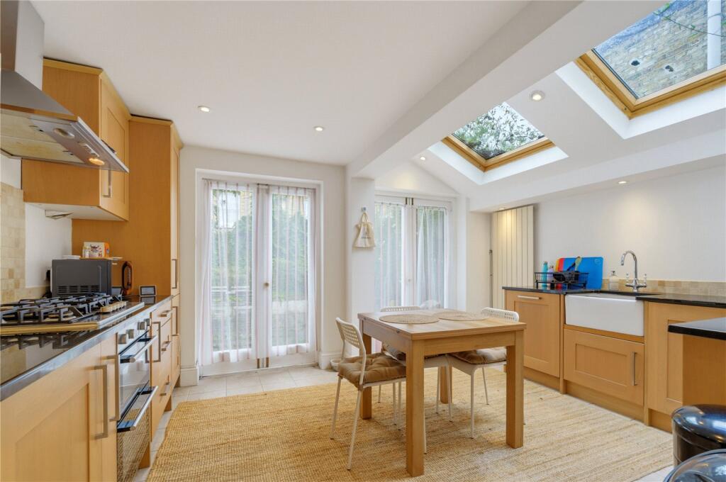 House in London - View 5