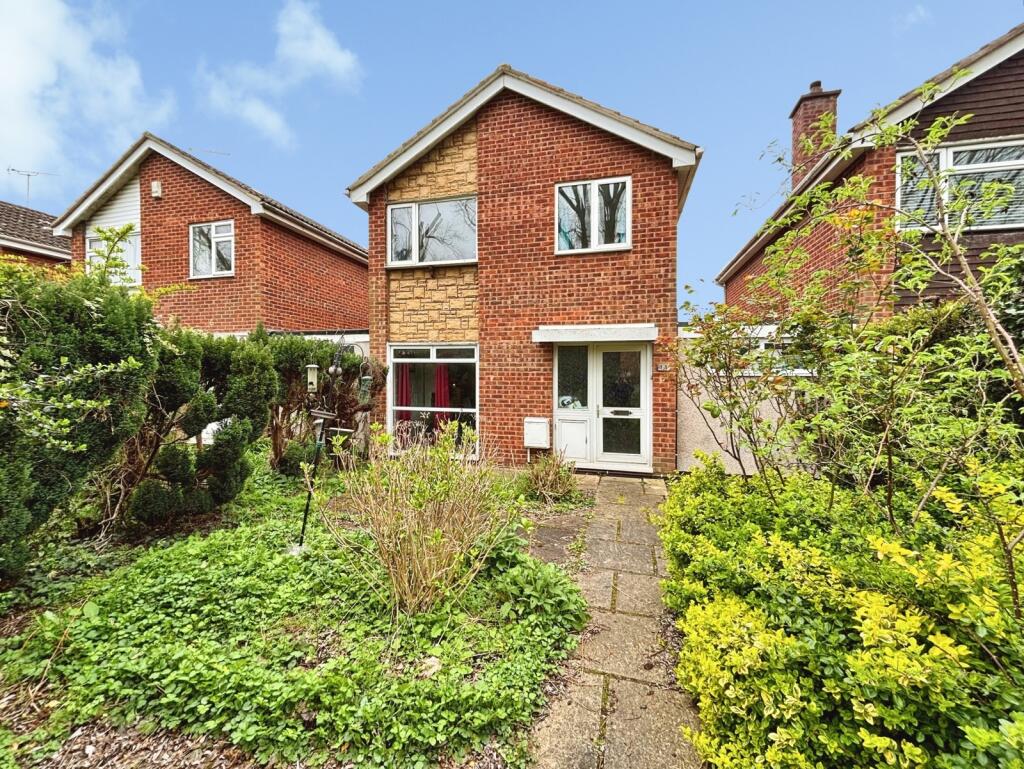 3-bed detached on Distel Close, Cheltenham, Gloucestershire, £300,000