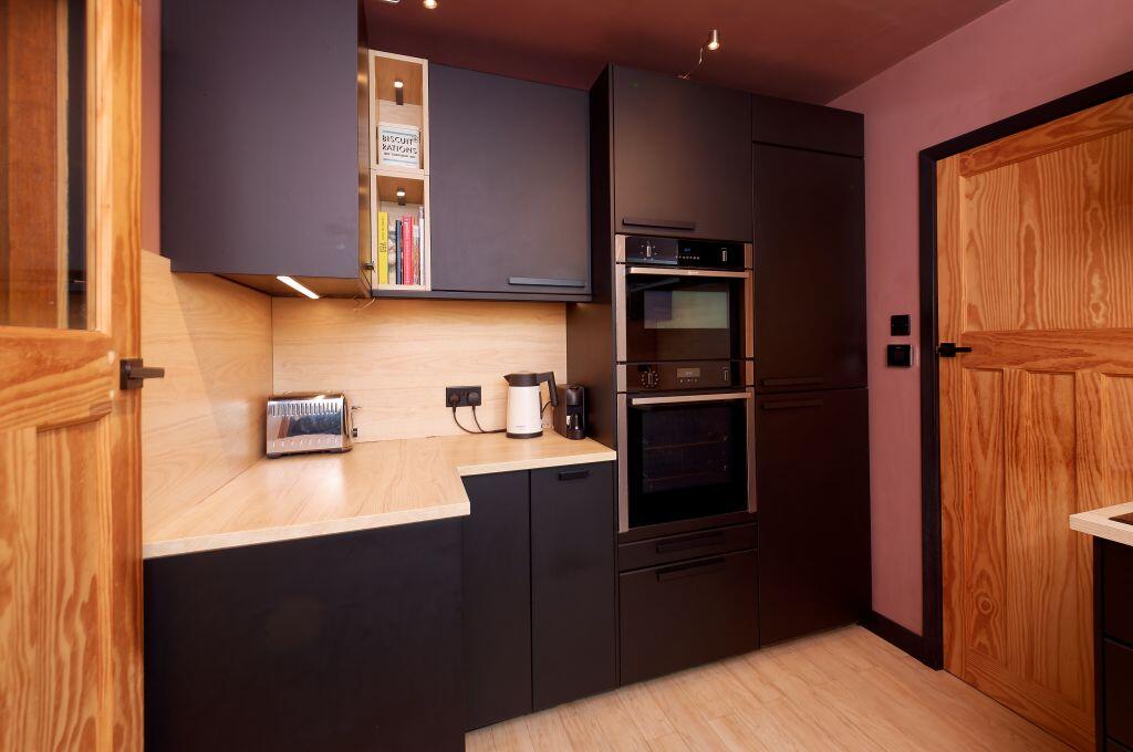 House in Paisley, Renfrewshire - More