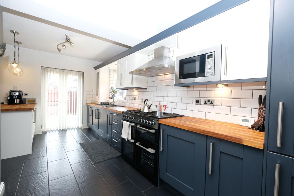 Avondale Drive, Salford, M6 photo 3