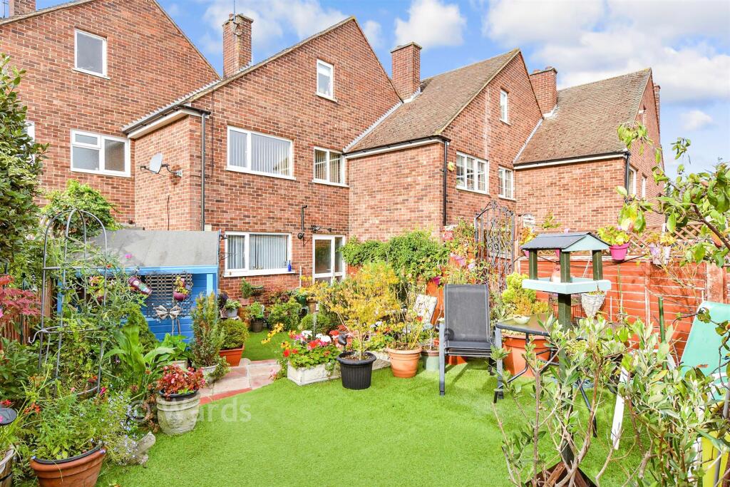 House in Gravesham, Kings Farm - View 2