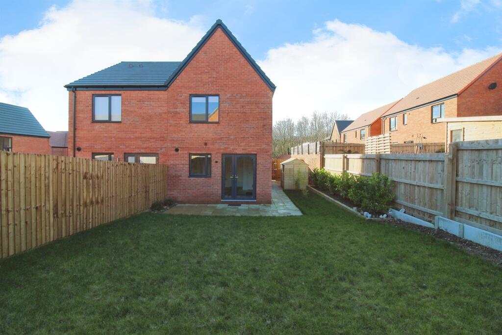 House in Chesterfield, Grangewood Farm Estate, Boythorpe - View 2