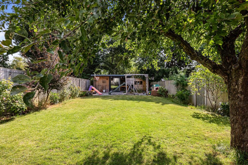 House in Reading, Caversham Heights - More