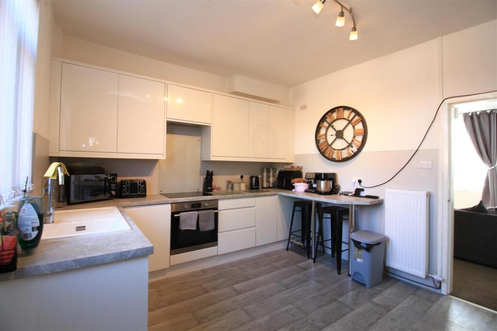 House in Tameside, Greater Manchester - View 5