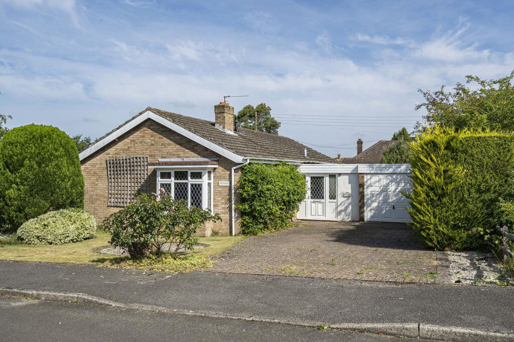 Main image of property: Links Way, Little Bookham