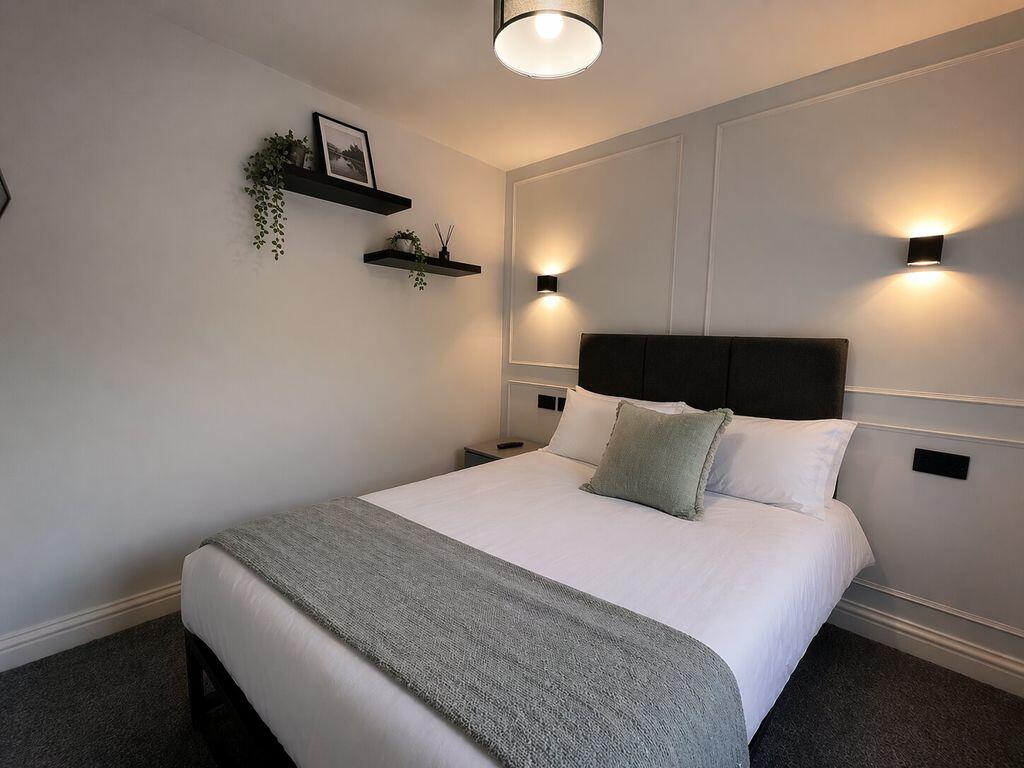 Main image of property: Double En-Suite Room, Wood Street, Gateshead