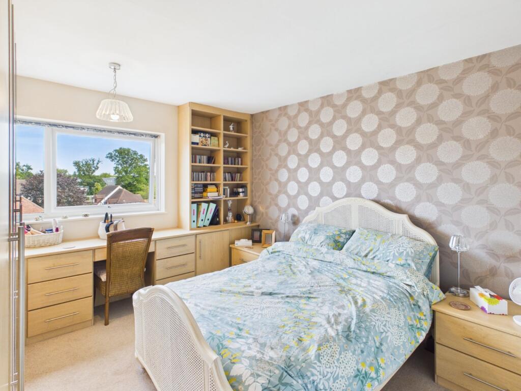 Apartment in Slough - View 4