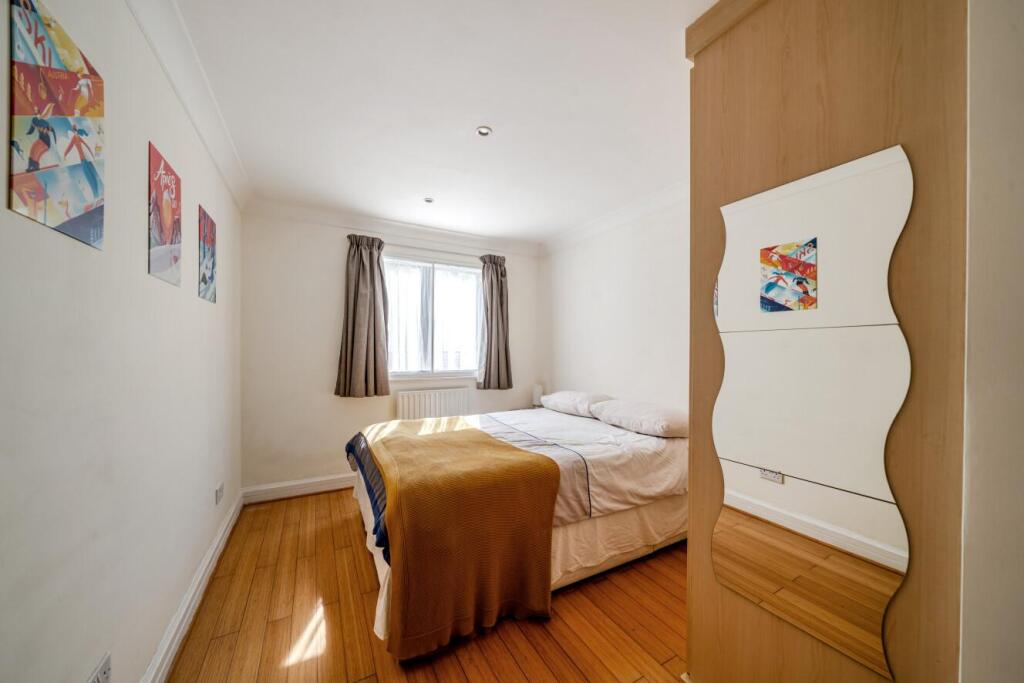 Apartment in London - View 5