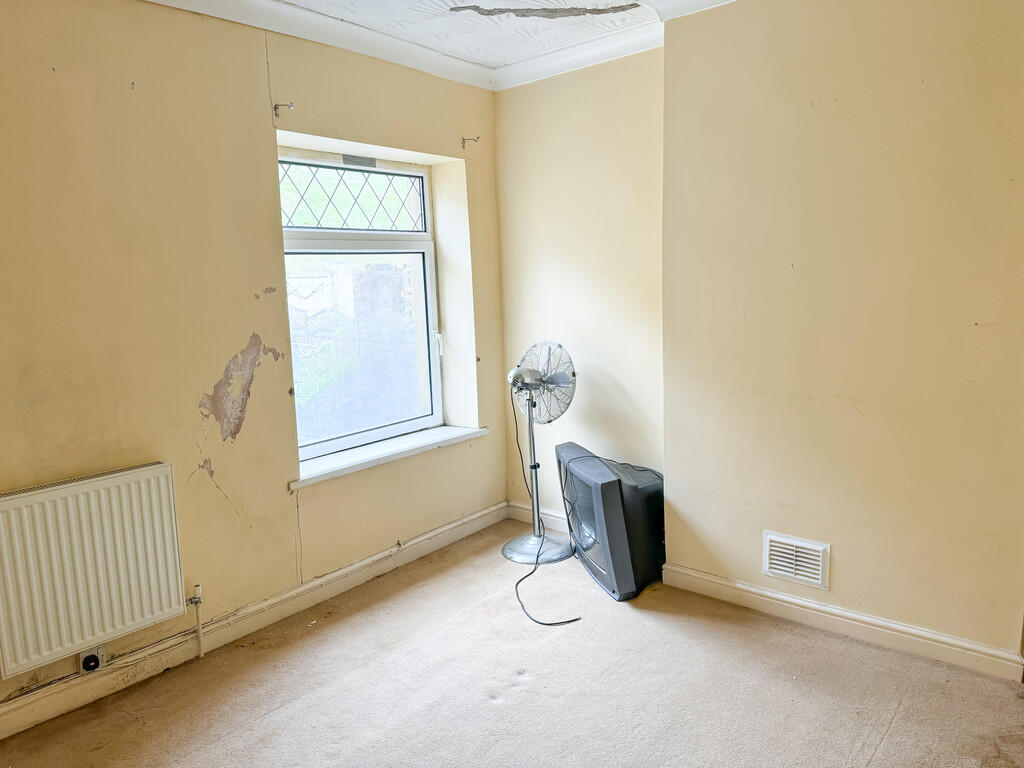 Southend Terrace, Pontlottyn, Bargoed - View 5