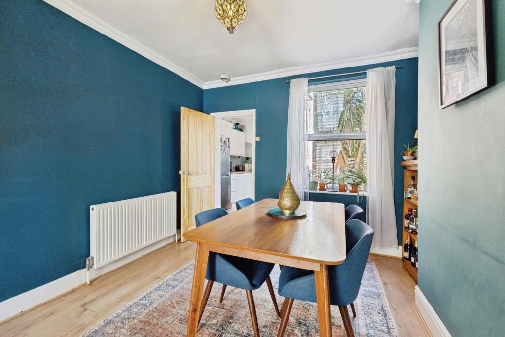 House in Northampton, West Northamptonshire - View 5